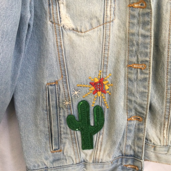 Forever 21 Small Jean Jacket Denim Embroidered Distressed - Picture 4 of 11